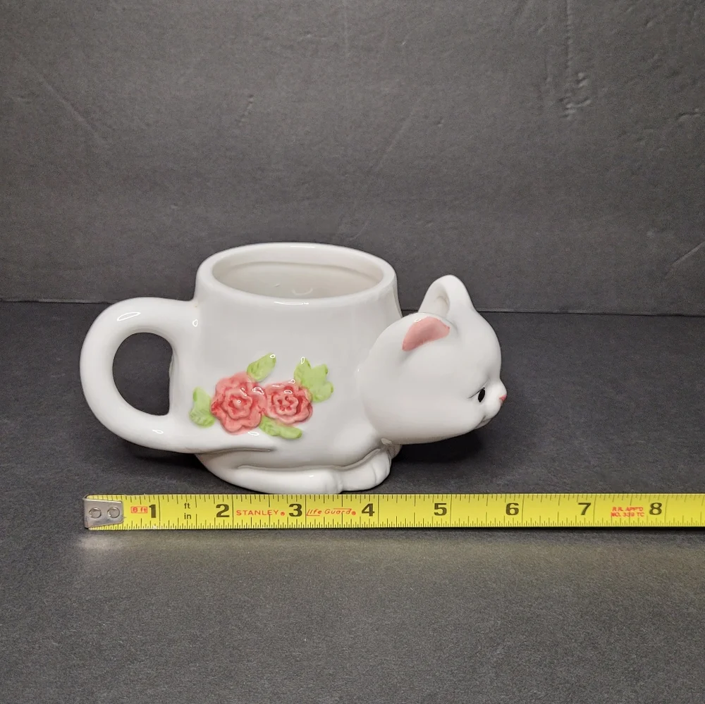 Cute Kitty & Roses Tea Cup with Tea Bag Pocket